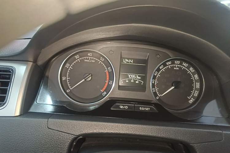 Used Skoda Rapid Spaceback 2016 Revised 1.6L Automatic Chuanxing Version Instrument Cluster