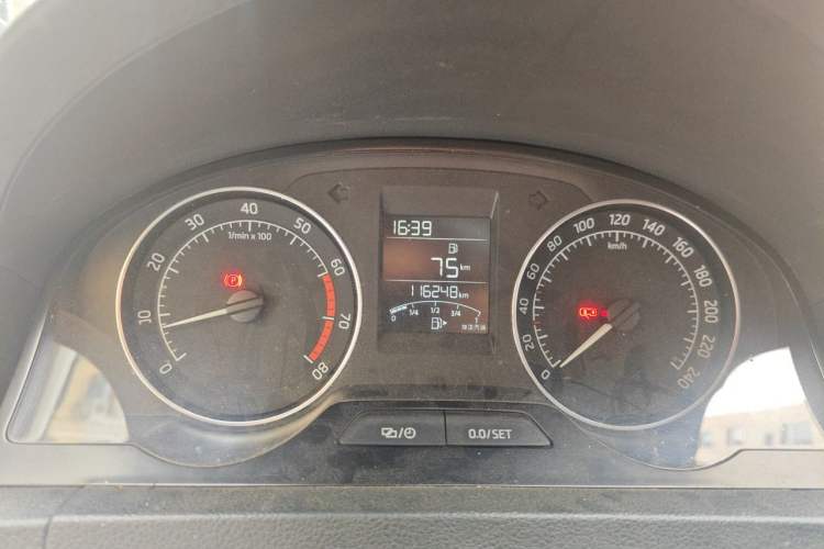 Used Skoda Rapid Spaceback 2016 Revised Version 1.6L Manual Front-Drive Edition Instrument Cluster