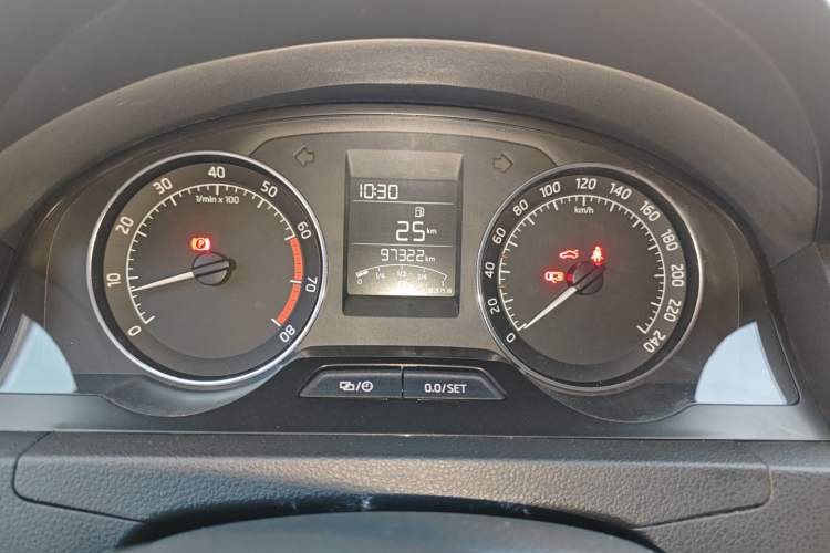 Used Skoda Rapid Spaceback 2016 Revised Version 1.4L Manual Front-Drive Edition Instrument Cluster