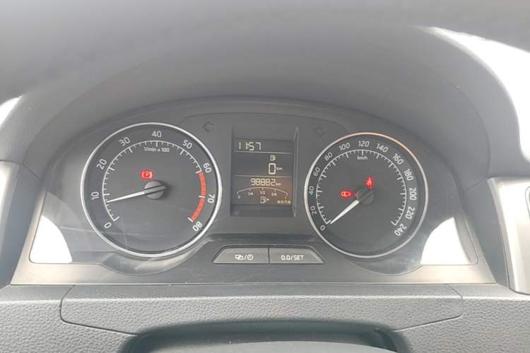 Used Skoda Rapid Spaceback 2016 Revised 1.6L Manual Chuanxing Edition Instrument Cluster