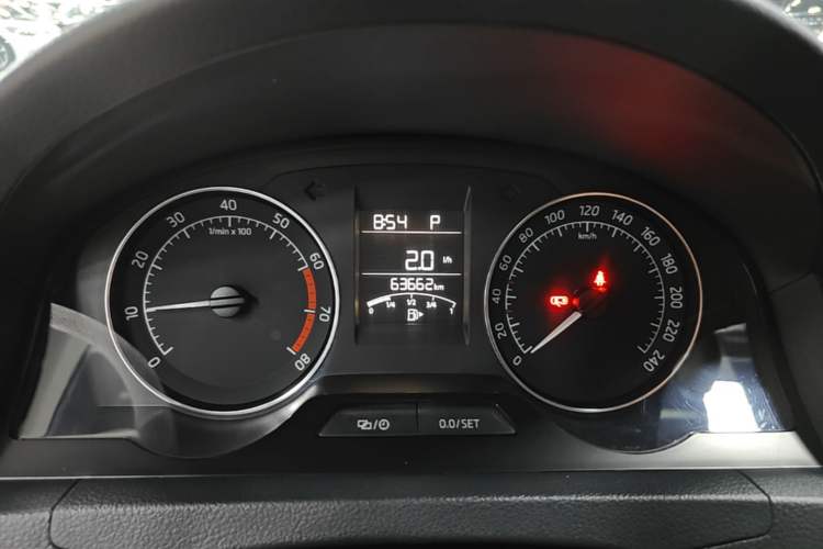 Used Skoda Rapid Spaceback 2016 Revised 1.6L Automatic Smart Drive Version Instrument Cluster