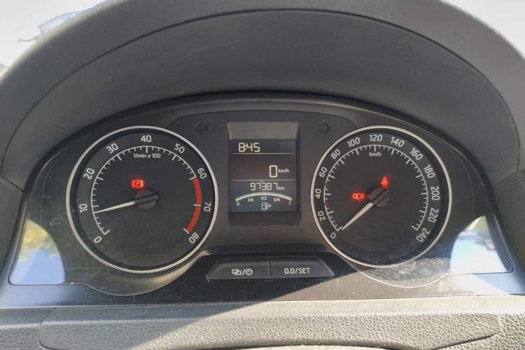 Used Skoda Rapid Spaceback 2016 Revised Version 1.4L Manual Front-Drive Edition Instrument Cluster