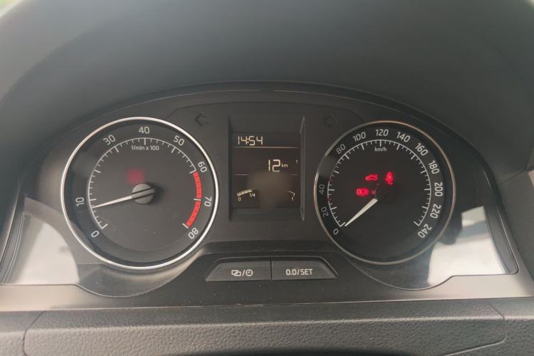 Used Skoda Rapid Spaceback 2016 Revised 1.6L Manual Chuanxing Edition Instrument Cluster