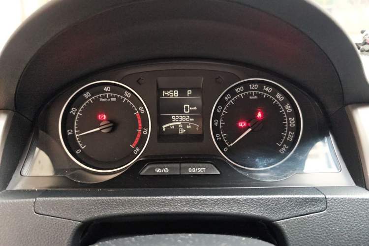 Used Skoda Rapid Spaceback 2016 Revised 1.6L Automatic Chuanxing Version Instrument Cluster