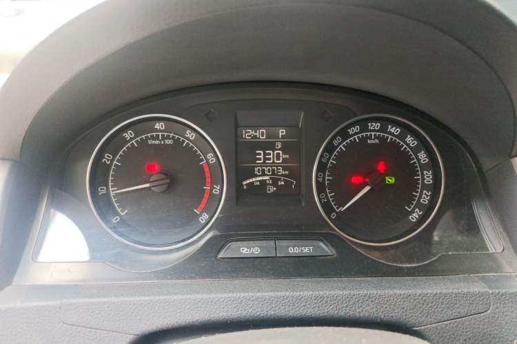 Used Skoda Rapid Spaceback 2016 1.6L Automatic Chuanxing Edition Instrument Cluster