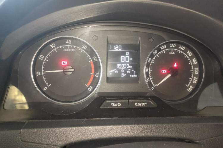 Used Skoda Rapid Spaceback 2016 Revised Version 1.4L Manual Front-Drive Edition Instrument Cluster