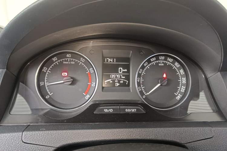 Used Skoda Rapid Spaceback 2016 Revised Version 1.6L Manual Front-Drive Edition Instrument Cluster
