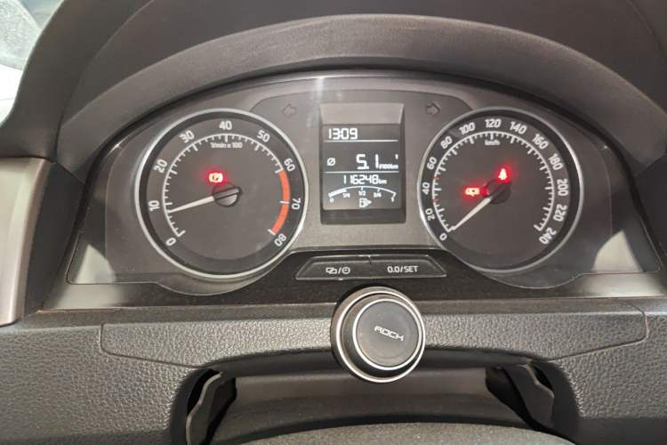 Used Skoda Rapid Spaceback 2016 Revised 1.6L Manual Chuanxing Edition Instrument Cluster