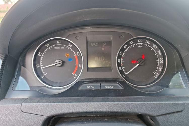 Used Skoda Rapid Spaceback 2016 Revised 1.6L Automatic Smart Drive Version Instrument Cluster
