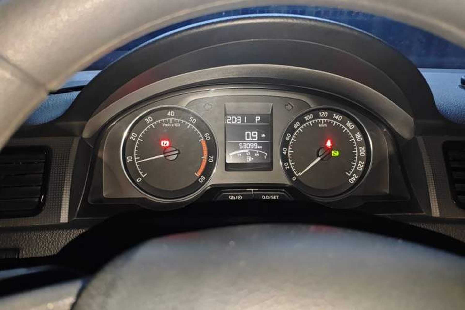 Used Skoda Rapid Spaceback 2016 Revised Version 1.6L Automatic Front-Drive Edition Instrument Cluster