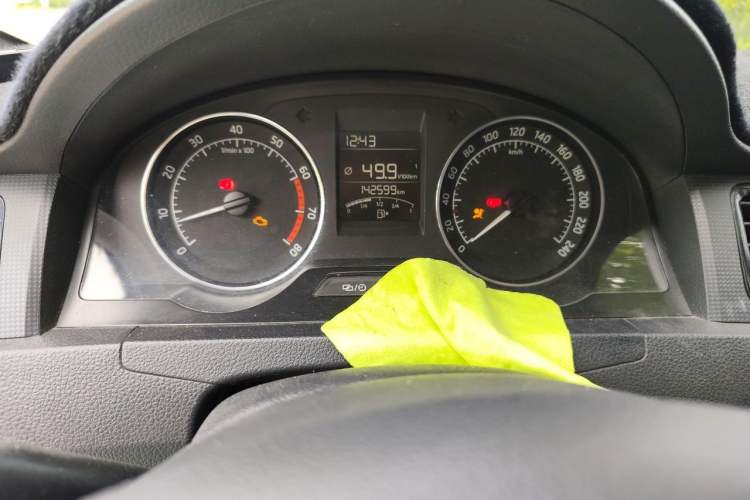 Used Skoda Rapid Spaceback 2016 Revised Version 1.6L Manual Front-Drive Edition Instrument Cluster