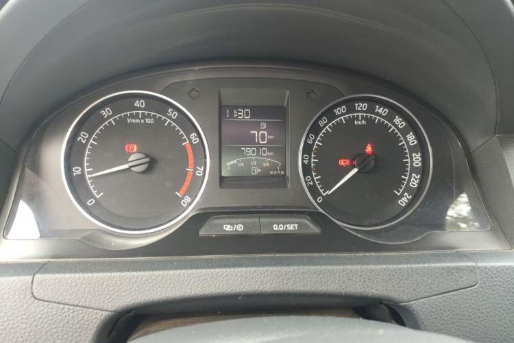 Used Skoda Rapid Spaceback 2016 Revised Version 1.6L Manual Front-Drive Edition Instrument Cluster