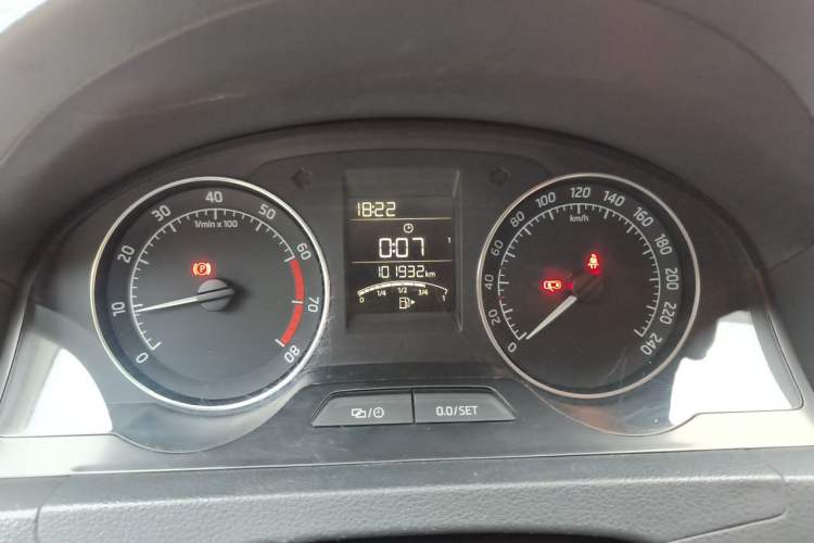 Used Skoda Rapid Spaceback 2016 Revised Version 1.6L Manual Front-Drive Edition Instrument Cluster