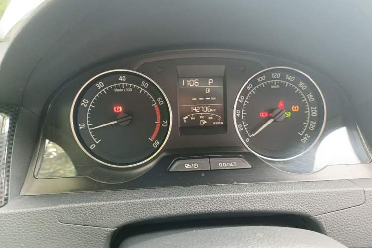 Used Skoda Rapid Spaceback 2016 1.6L Automatic Smart Drive Edition Instrument Cluster