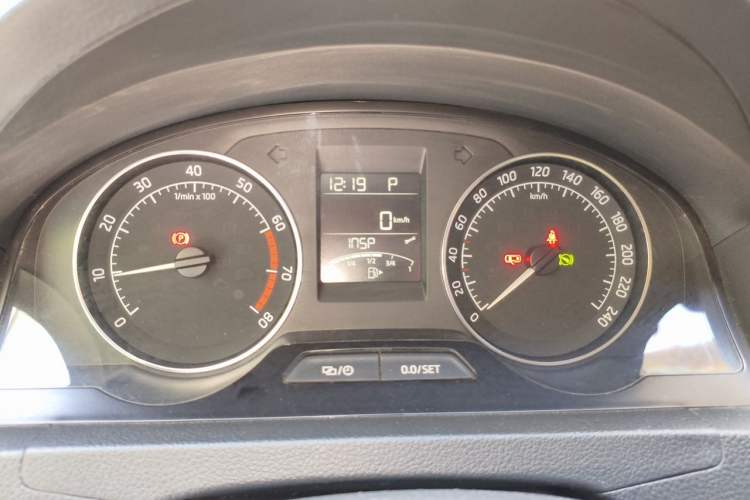 Used Skoda Rapid Spaceback 2016 1.6L Automatic Chuanxing Edition Instrument Cluster