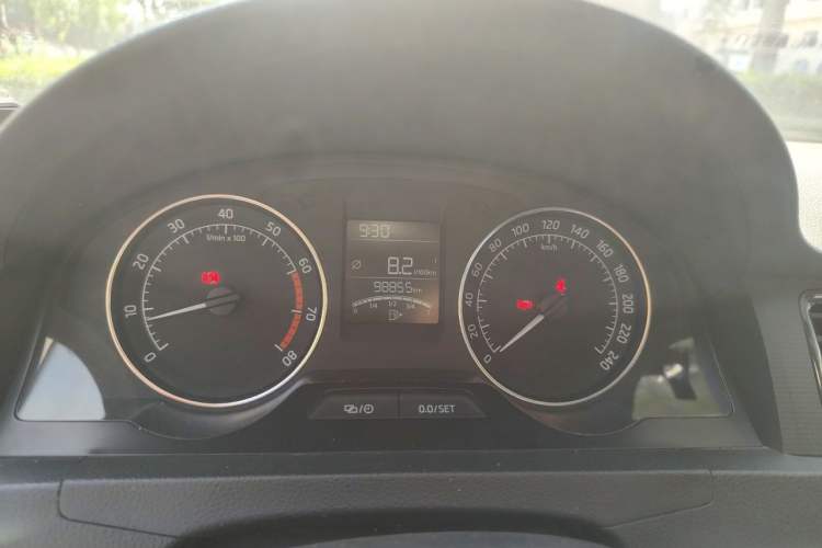Used Skoda Rapid Spaceback 2016 Revised Version 1.4L Manual Front-Drive Edition Instrument Cluster