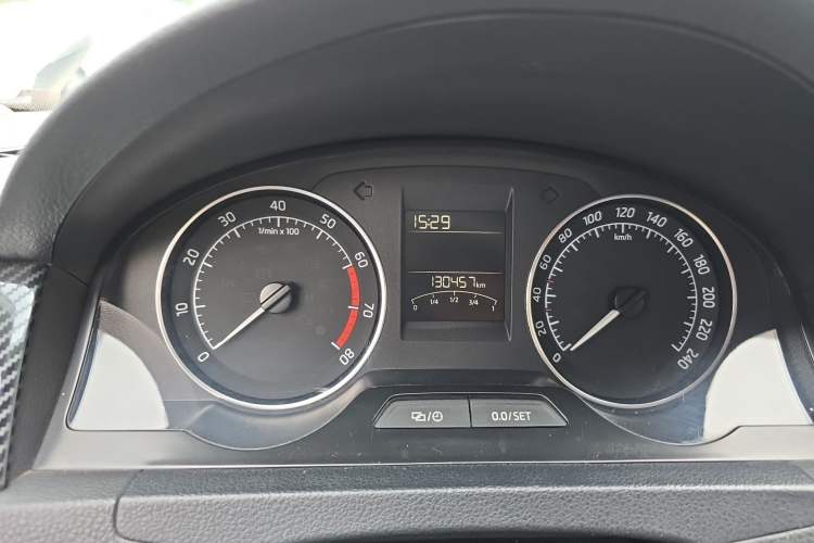 Used Skoda Rapid Spaceback 2016 Revised Version 1.6L Automatic Front-Drive Edition Instrument Cluster