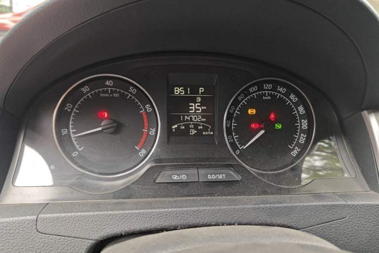 Used Skoda Rapid Spaceback 2016 Revised 1.6L Automatic Chuanxing Version Instrument Cluster