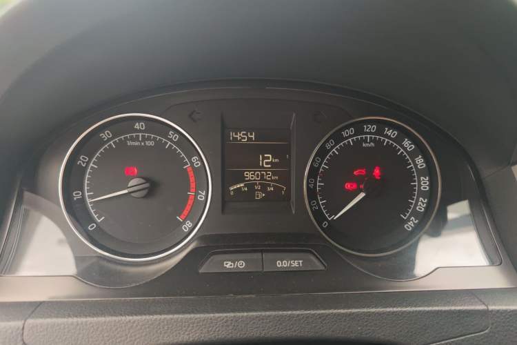 Used Skoda Rapid Spaceback 2016 Revised 1.6L Manual Chuanxing Edition Instrument Cluster