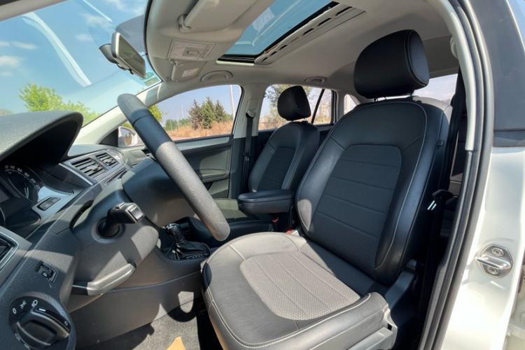 Used Skoda Rapid Spaceback 2016 Revised 1.6L Automatic Chuanxing Version Interior 2