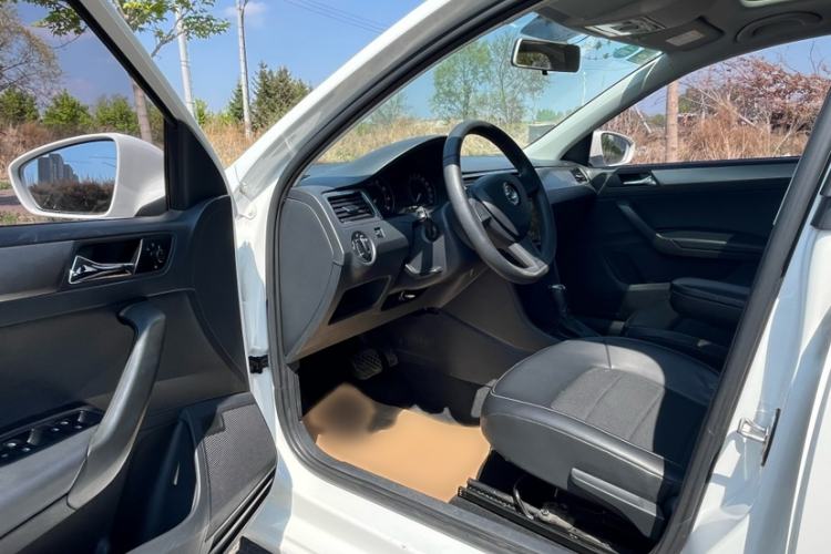 Used Skoda Rapid Spaceback 2016 Revised 1.6L Automatic Chuanxing Version Interior 3