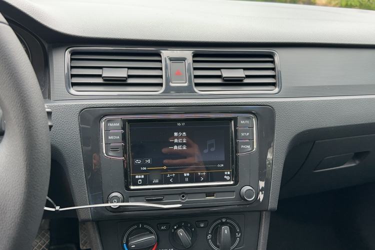 Used Skoda Rapid Spaceback 2016 Revised Version 1.4L Manual Front-Drive Edition Interior 3
