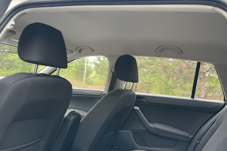 Used Skoda Rapid Spaceback 2016 Revised Version 1.4L Manual Front-Drive Edition Interior 5
