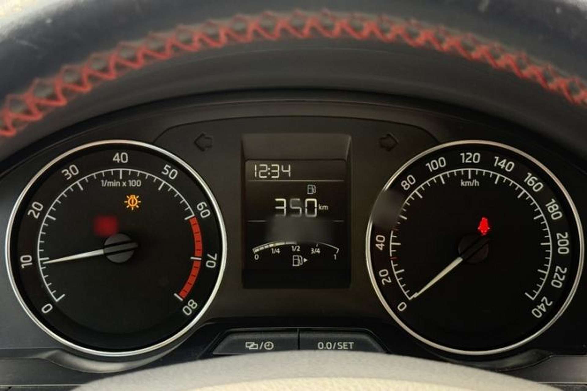 Used Skoda Rapid Spaceback 2016 Revised Version 1.6L Manual Front-Drive Edition Interior 5