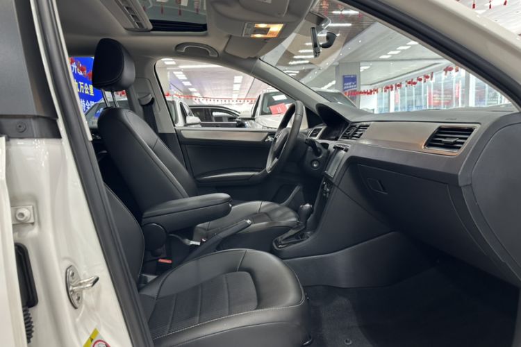 Used Skoda Rapid Spaceback 2016 Revised 1.6L Automatic Chuanxing Version Interior 7