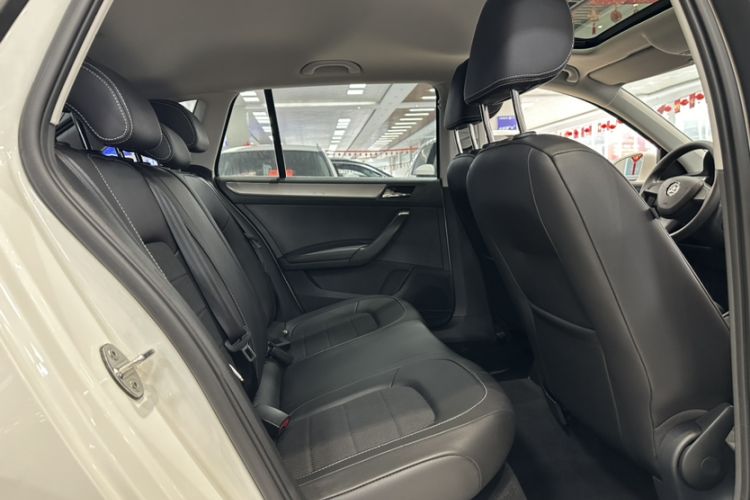 Used Skoda Rapid Spaceback 2016 Revised 1.6L Automatic Chuanxing Version Interior 8