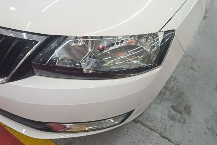 Used Skoda Rapid Spaceback 2016 Revised 1.6L Automatic Chuanxing Version Left Front Headlight
