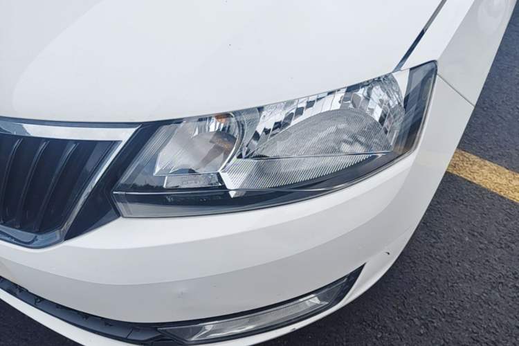 Used Skoda Rapid Spaceback 2016 Revised 1.6L Manual Chuanxing Edition Left Front Headlight