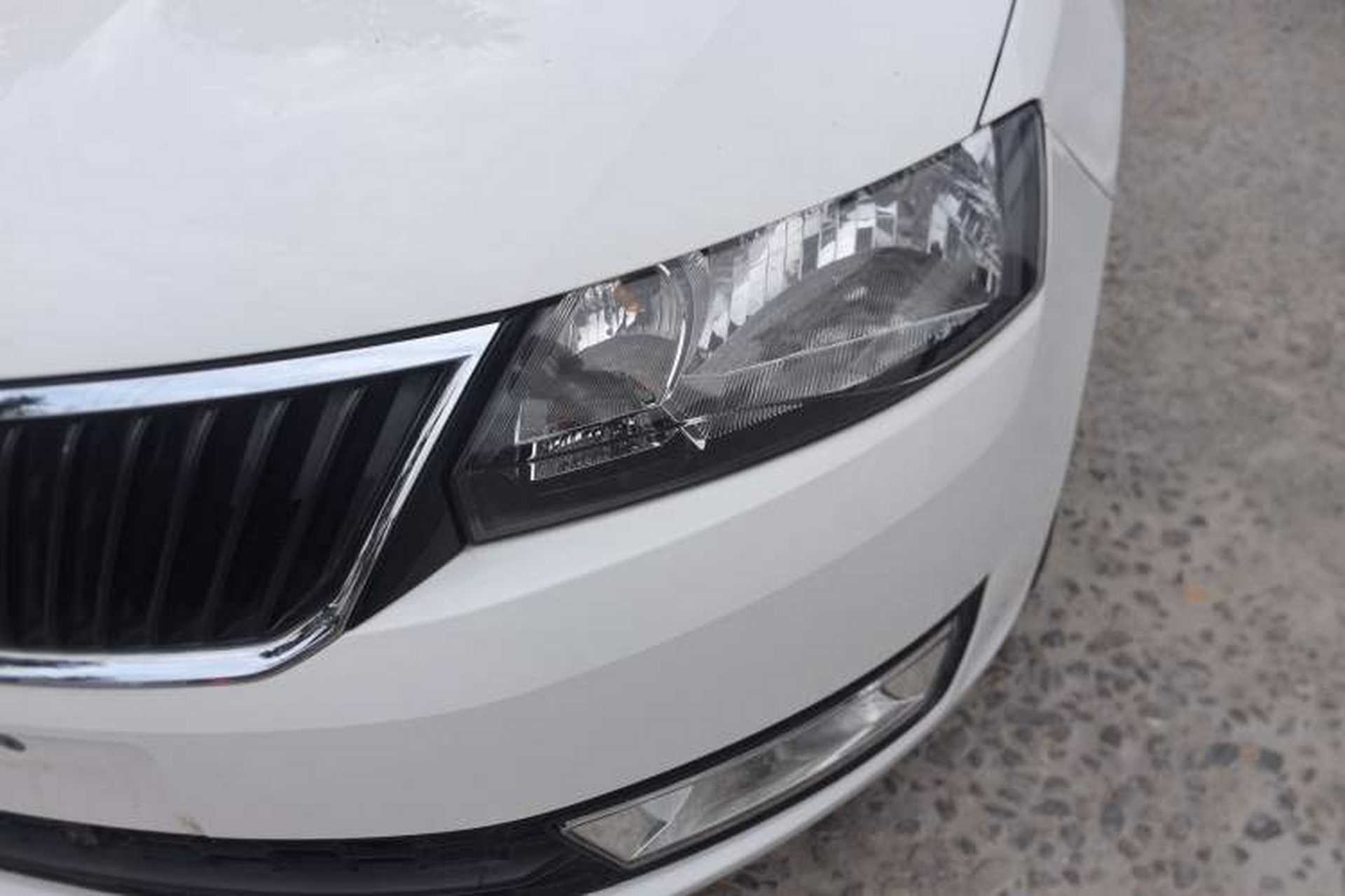 Used Skoda Rapid Spaceback 2016 1.6L Manual Trend Edition Left Front Headlight