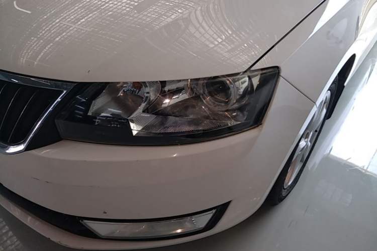 Used Skoda Rapid Spaceback 2016 Revised 1.6L Automatic Chuanxing Version Left Front Headlight
