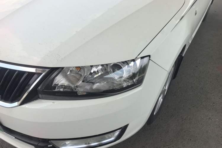 Used Skoda Rapid Spaceback 2016 Revised 1.6L Automatic Chuanxing Version Left Front Headlight