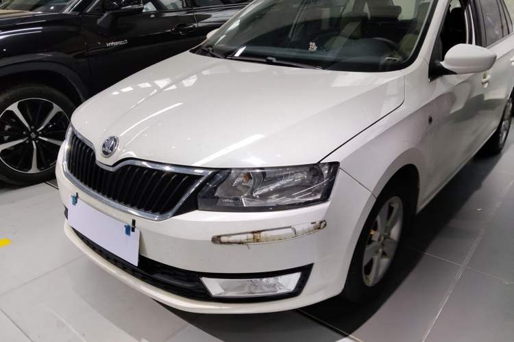 Used Skoda Rapid Spaceback 2016 Revised 1.6L Automatic Chuanxing Version Left Front Headlight
