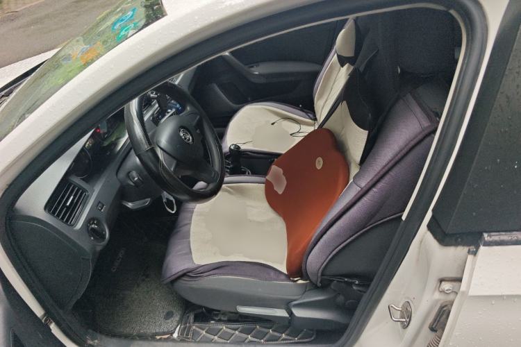Used Skoda Rapid Spaceback 2016 Revised Version 1.6L Manual Front-Drive Edition Left Front Seat