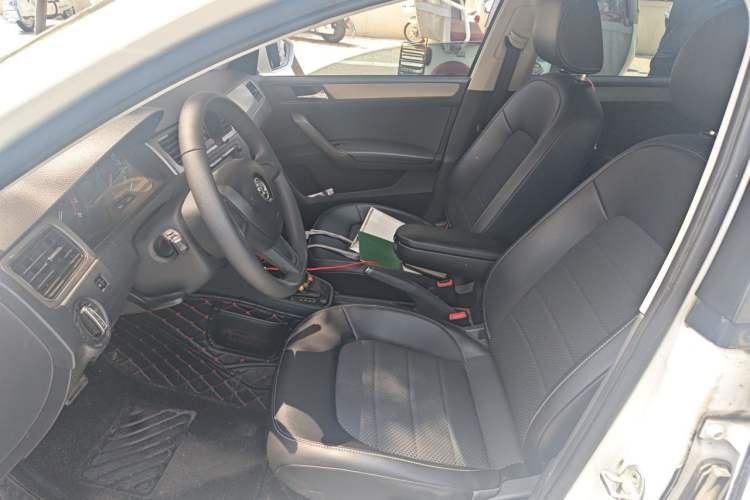 Used Skoda Rapid Spaceback 2016 Revised 1.6L Automatic Chuanxing Version Left Front Seat
