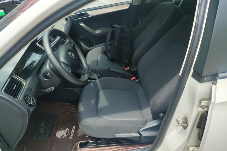 Used Skoda Rapid Spaceback 2016 Revised Version 1.6L Automatic Front-Drive Edition Left Front Seat
