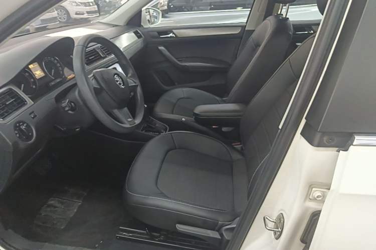Used Skoda Rapid Spaceback 2016 Revised 1.6L Automatic Chuanxing Version Left Front Seat