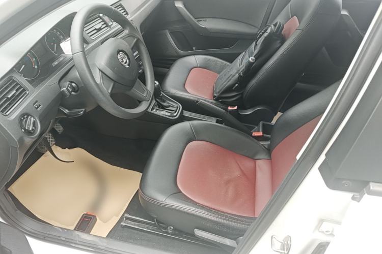 Used Skoda Rapid Spaceback 2016 Revised Version 1.6L Automatic Front-Drive Edition Left Front Seat
