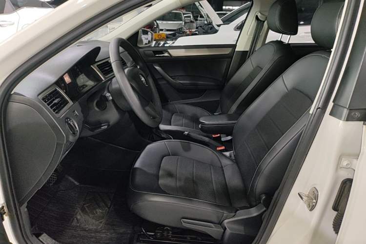 Used Skoda Rapid Spaceback 2016 Revised 1.6L Automatic Chuanxing Version Left Front Seat