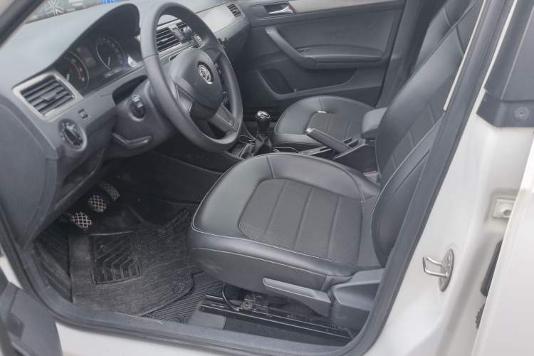 Used Skoda Rapid Spaceback 2016 1.6L Manual Trend Edition Left Front Seat