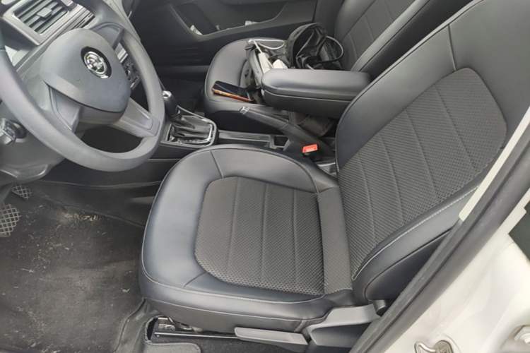 Used Skoda Rapid Spaceback 2016 Revised 1.6L Automatic Chuanxing Version Left Front Seat
