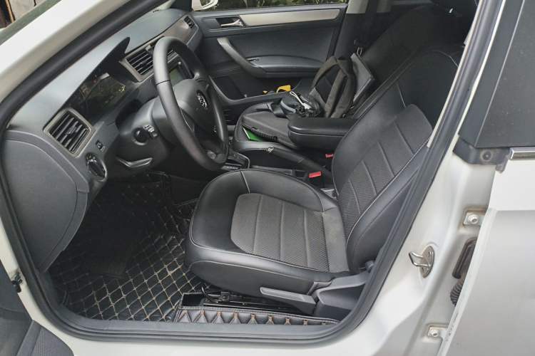 Used Skoda Rapid Spaceback 2016 Revised 1.6L Automatic Chuanxing Version Left Front Seat