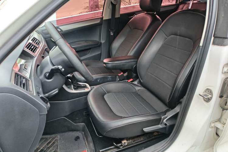 Used Skoda Rapid Spaceback 2016 Revised Version 1.6L Automatic Front-Drive Edition Left Front Seat