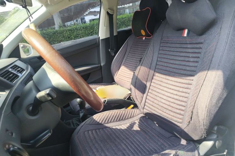 Used Skoda Rapid Spaceback 2016 Revised Version 1.4L Manual Front-Drive Edition Left Front Seat