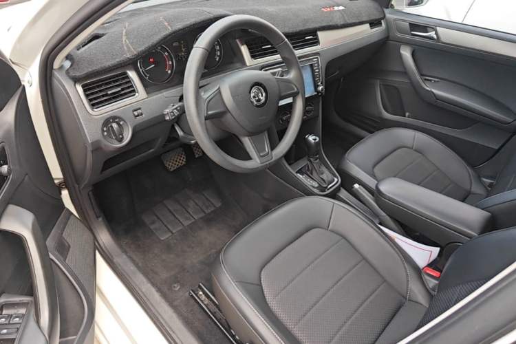Used Skoda Rapid Spaceback 2016 Revised 1.6L Automatic Chuanxing Version Left Front Seat