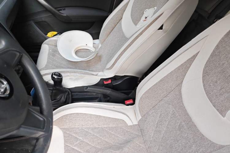 Used Skoda Rapid Spaceback 2016 Revised Version 1.4L Manual Front-Drive Edition Left Front Seat