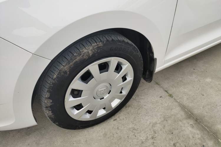 Used Skoda Rapid Spaceback 2016 Revised Version 1.6L Automatic Front-Drive Edition Left Front Wheel Hub